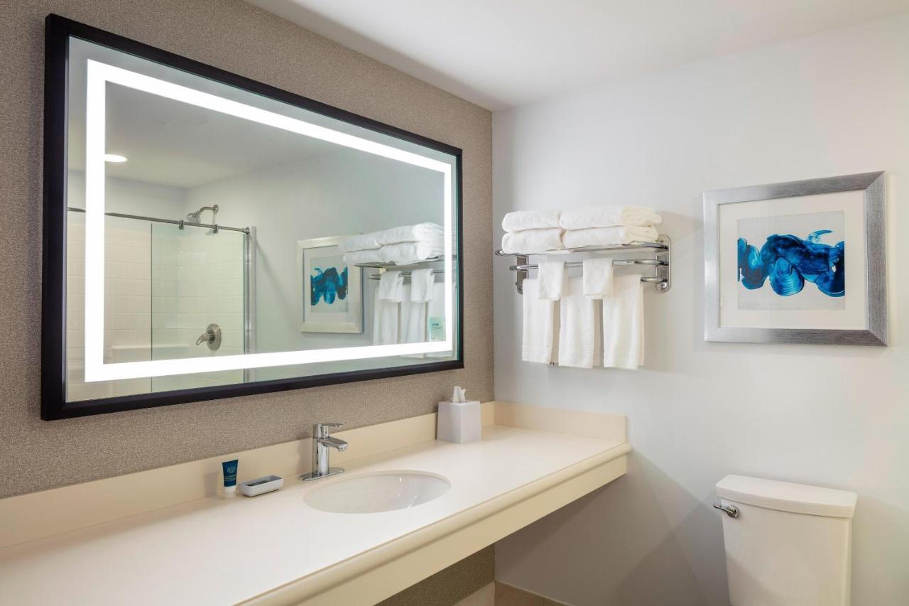 Four Points By Sheraton Norwood Conference Center Esterno foto