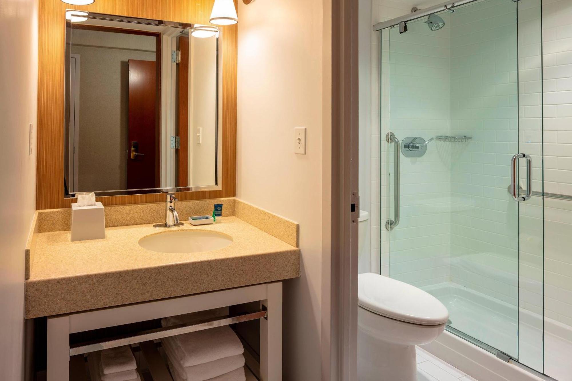 Four Points By Sheraton Norwood Conference Center Esterno foto