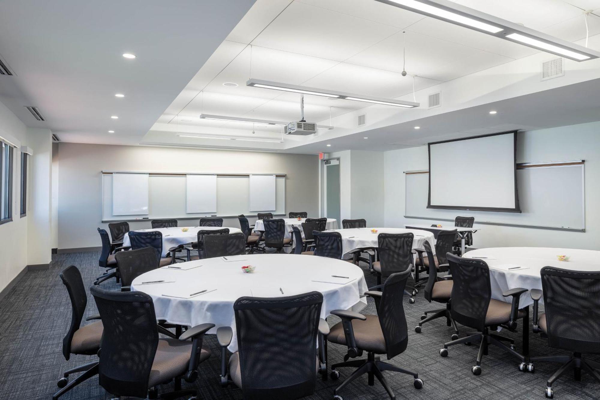 Four Points By Sheraton Norwood Conference Center Esterno foto
